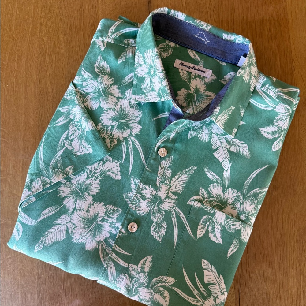 NWOT~Tommy Bahama Men's Shirt